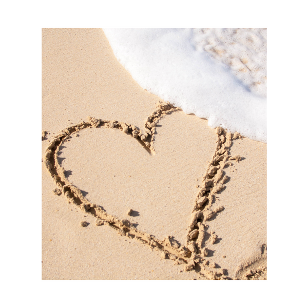 Sunlit Sands fragrance oil, a warm and inviting blend of sun-kissed amber, creamy coconut, and soft vanilla, perfect for creating a cozy, beach-inspired aroma in candles and personal care products.